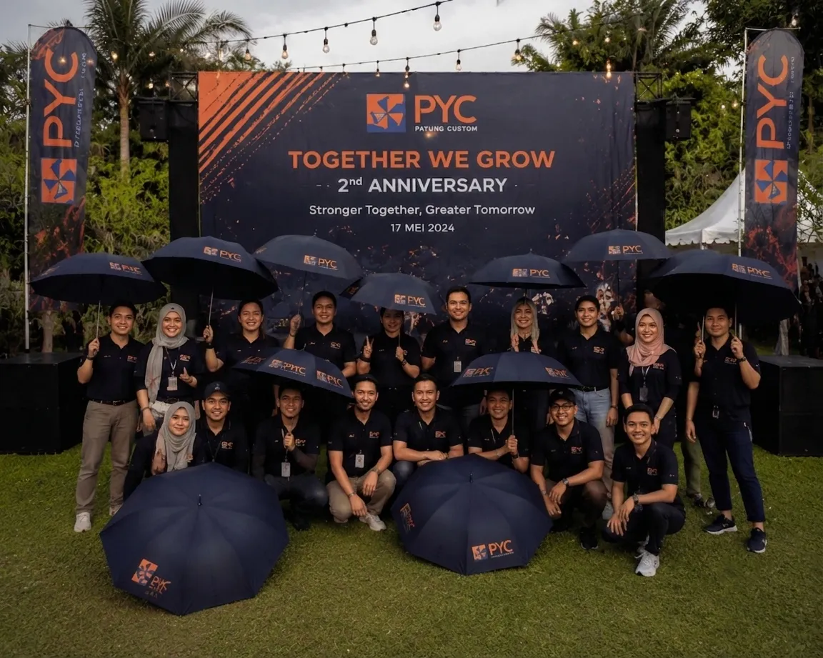 Penyerahan payung custom sebagai corporate gift kepada klien di ruang meeting kantor